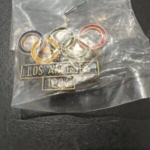 LOS ANGELES SUMMER GAINS PIN, NEW